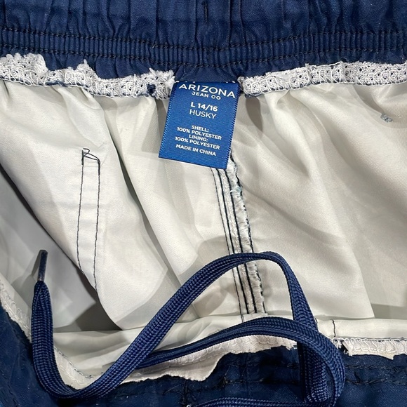 🌟4x Host Pick🌟Boy’s Arizona Jean Co Shark Swimming Trunks - Picture 3 of 3